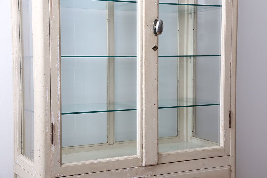 アンティーク家具　アンティーク オリジナルペイントのケビントガラスケース(収納棚、キャビネット)