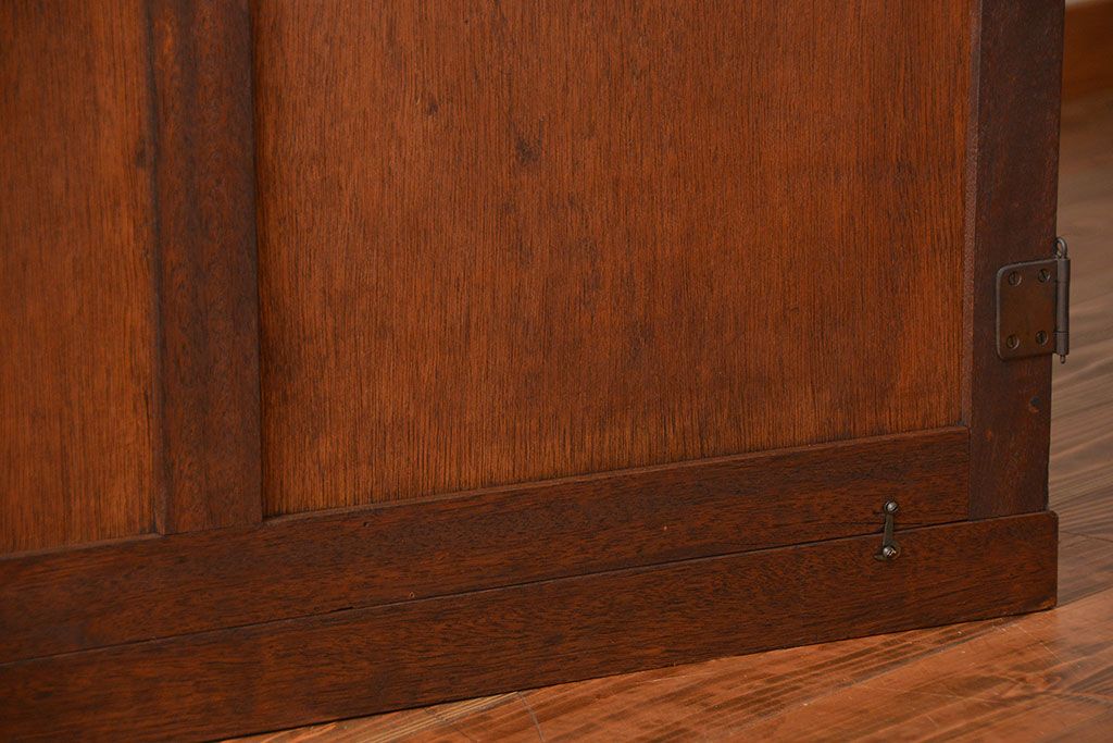 アンティーク家具　アンティーク 前面欅材!漆塗りのワードローブ(洋服タンス)