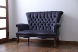 アンティーク家具　イギリスアンティーク 上質!小振りなウィングバック2Pラブソファ(ウイングバックソファ)