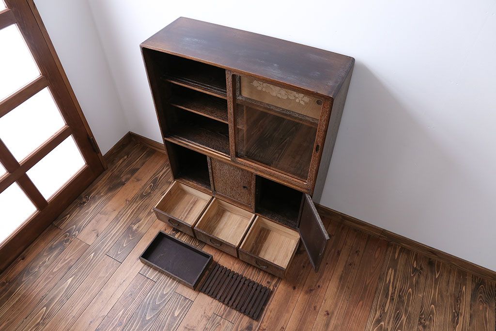 レトロ家具　昭和レトロ 優しい色合いの茶箪笥
