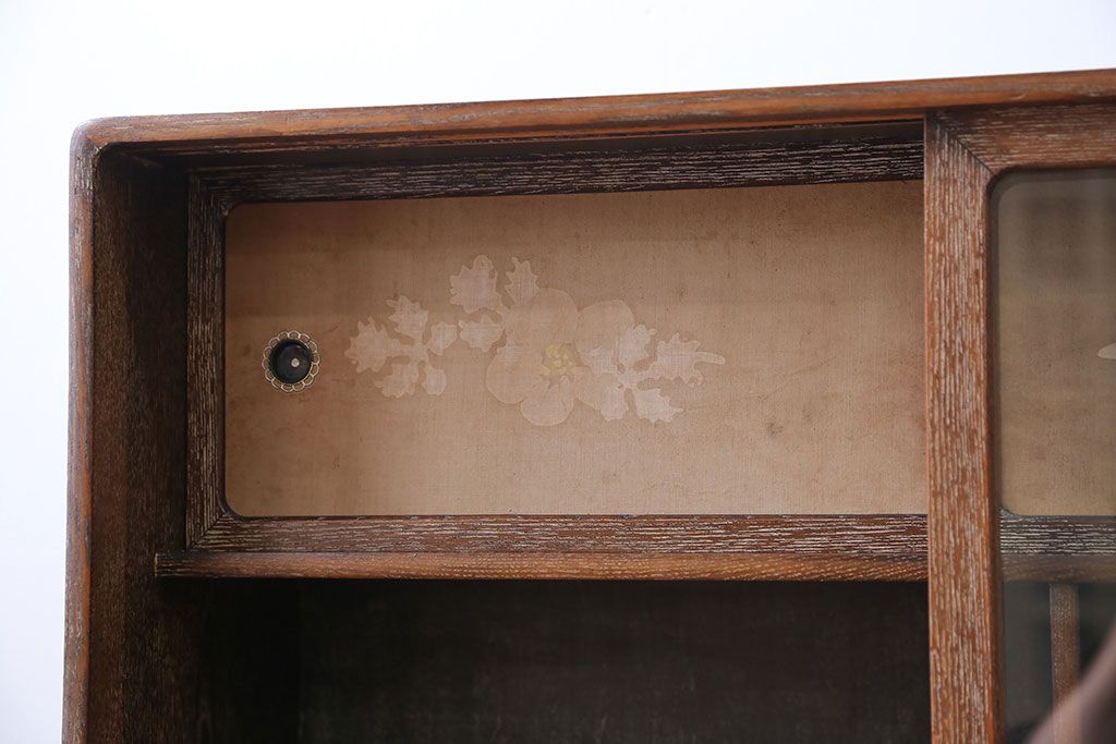 レトロ家具　昭和レトロ 優しい色合いの茶箪笥