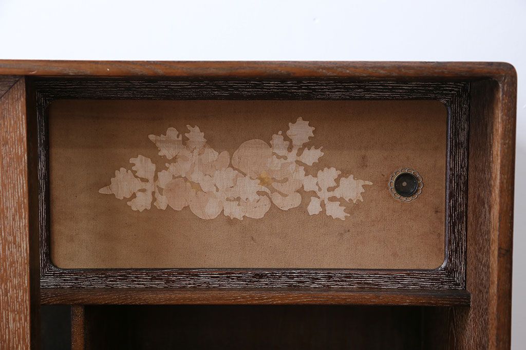 レトロ家具　昭和レトロ 優しい色合いの茶箪笥
