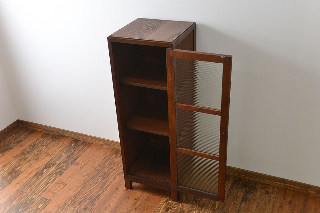 レトロ家具　昭和レトロ モールガラス入り!スリムな縦型脚付き戸棚