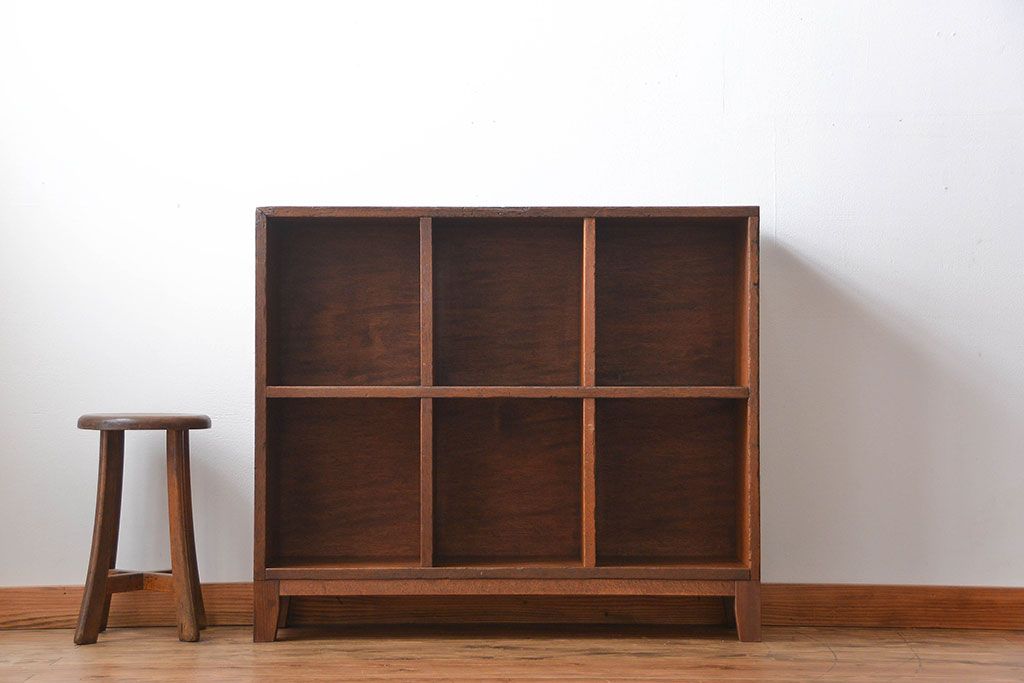レトロ家具　昭和レトロ　脚付き!小さなマス目棚