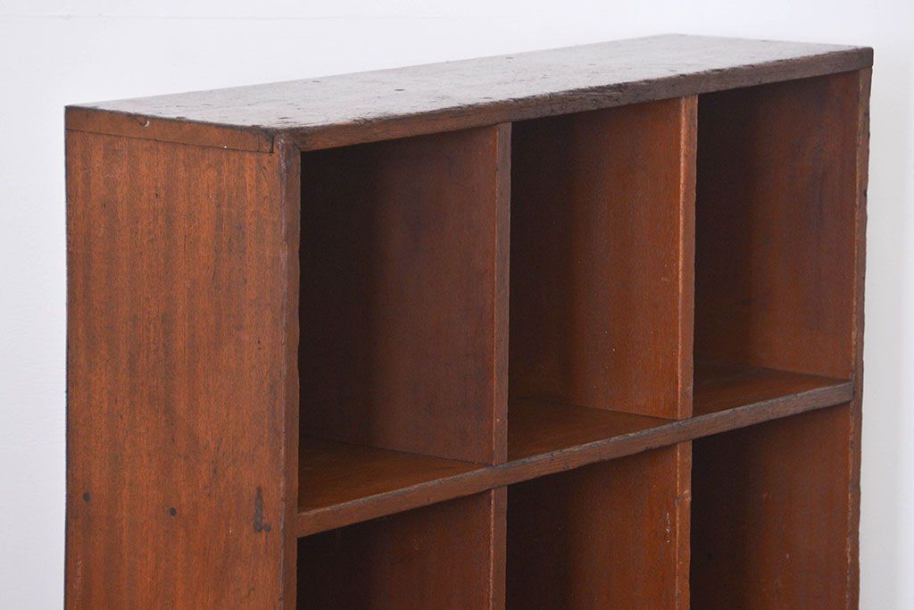 レトロ家具　昭和レトロ　脚付き!小さなマス目棚