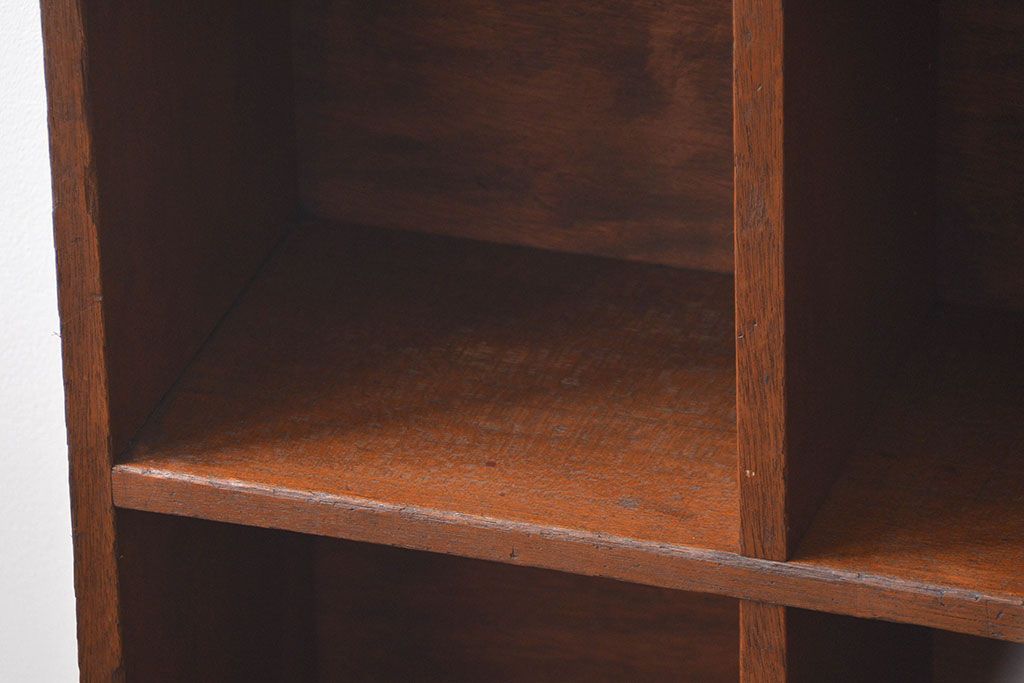 レトロ家具　昭和レトロ　脚付き!小さなマス目棚