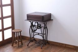 イギリスビンテージ　タイルトップがレトロさを醸し出す、チーク材のネストテーブル(サイドテーブル、カフェテーブル、ヴィンテージ)(R-050258)