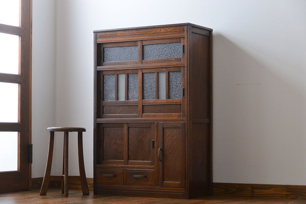 レトロ家具　昭和レトロ　ダイヤガラス入りカップボード