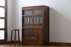 レトロ家具　昭和レトロ　ダイヤガラス入りカップボード
