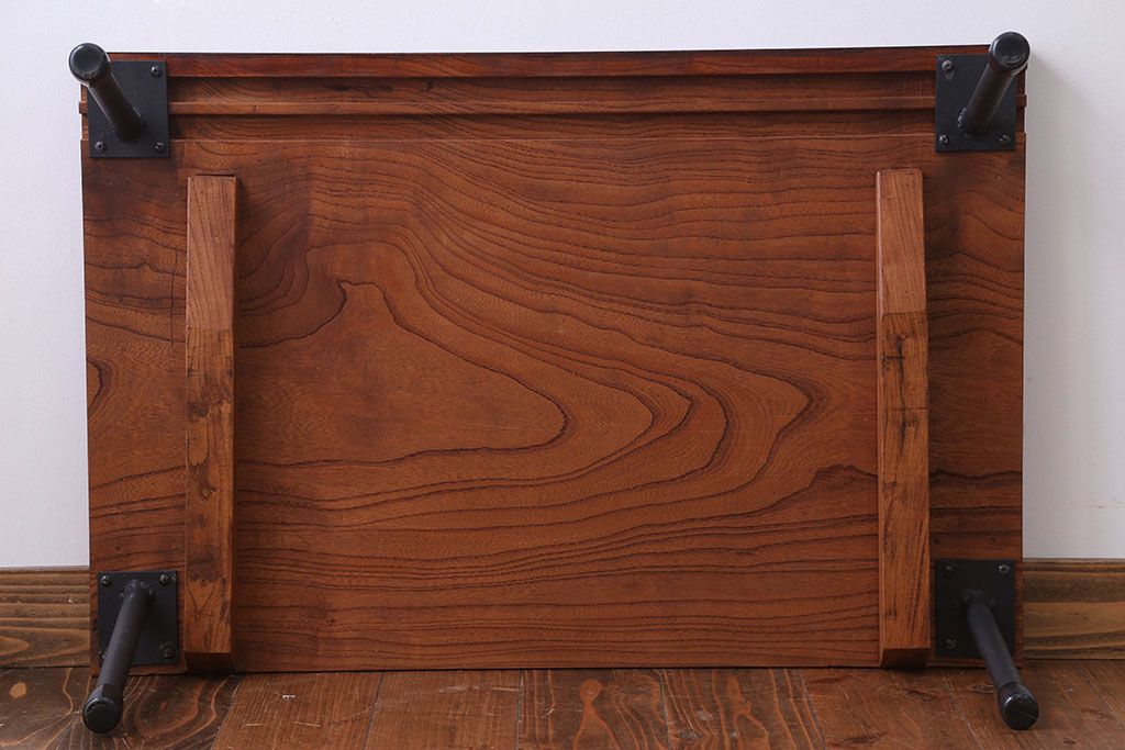 アンティーク家具　古い欅材　漆の綺麗な小さな鉄脚テーブル