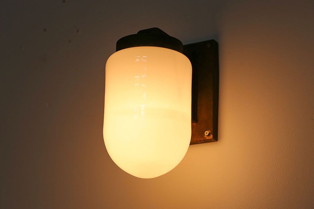 昭和レトロ　シンプルな壁掛け照明