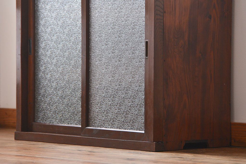 レトロ家具　昭和レトロ　前面栗材　ダイヤガラス入り収納棚(1)