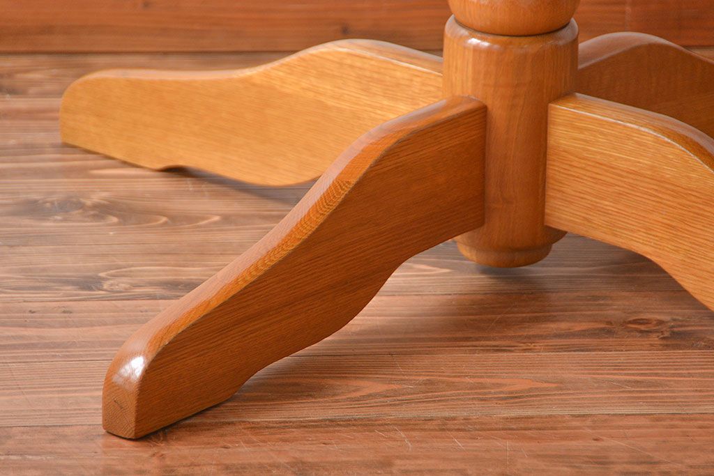 中古　柏木工製　ナラ材のラウンドテーブル