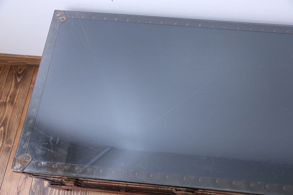 アンティーク家具　イギリスアンティーク　トランクセンターテーブル