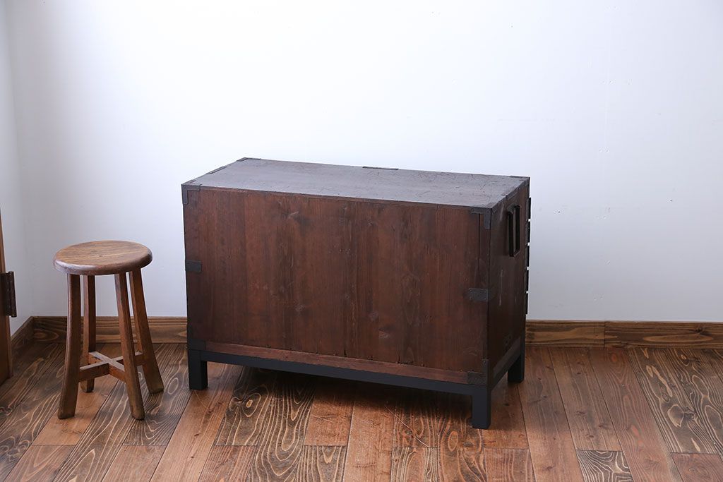 アンティーク家具　脚付き　観音開き時代箪笥ローボード