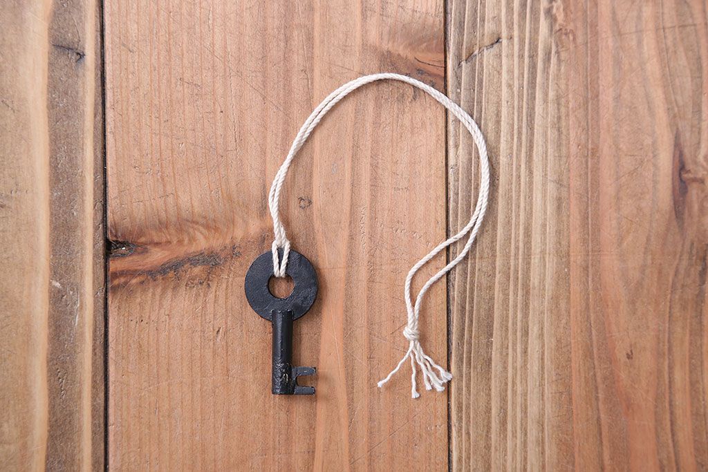アンティーク家具　脚付き　観音開き時代箪笥ローボード