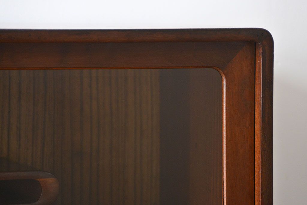 レトロ家具　昭和レトロ　前面桑張りの茶箪笥