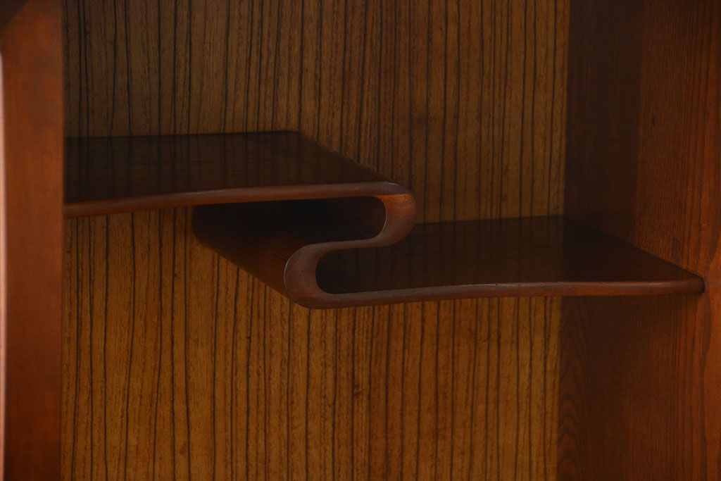 レトロ家具　昭和レトロ　前面桑張りの茶箪笥