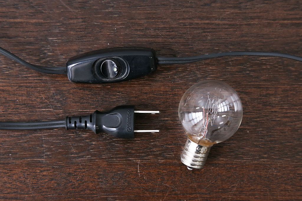 中古　ステンドグラステーブルスタンド照明(定価約10万円)