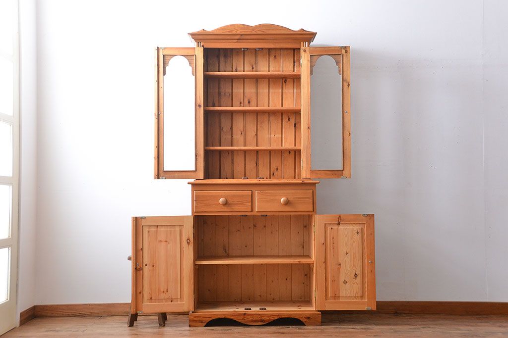 アンティーク家具　イギリス製　パイン材のカップボード