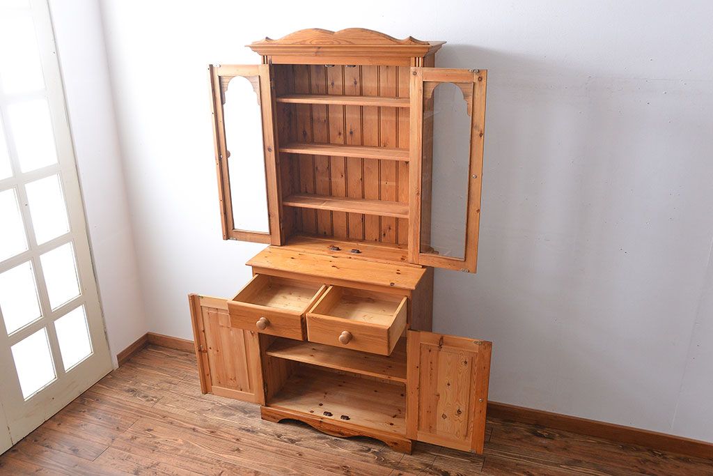 アンティーク家具　イギリス製　パイン材のカップボード