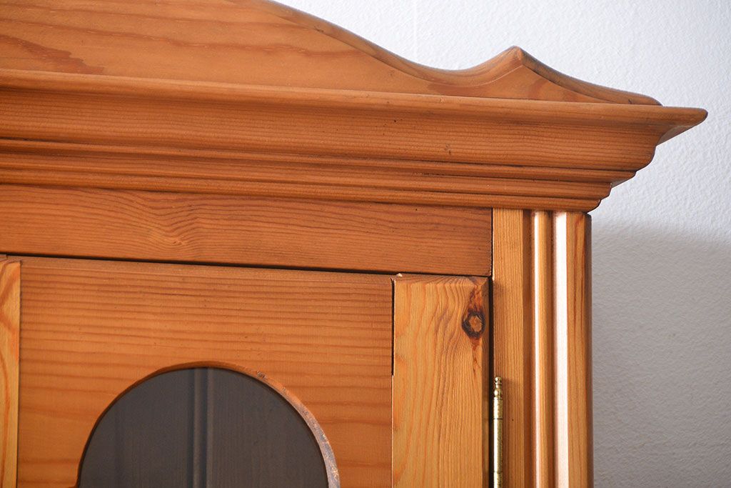 アンティーク家具　イギリス製　パイン材のカップボード
