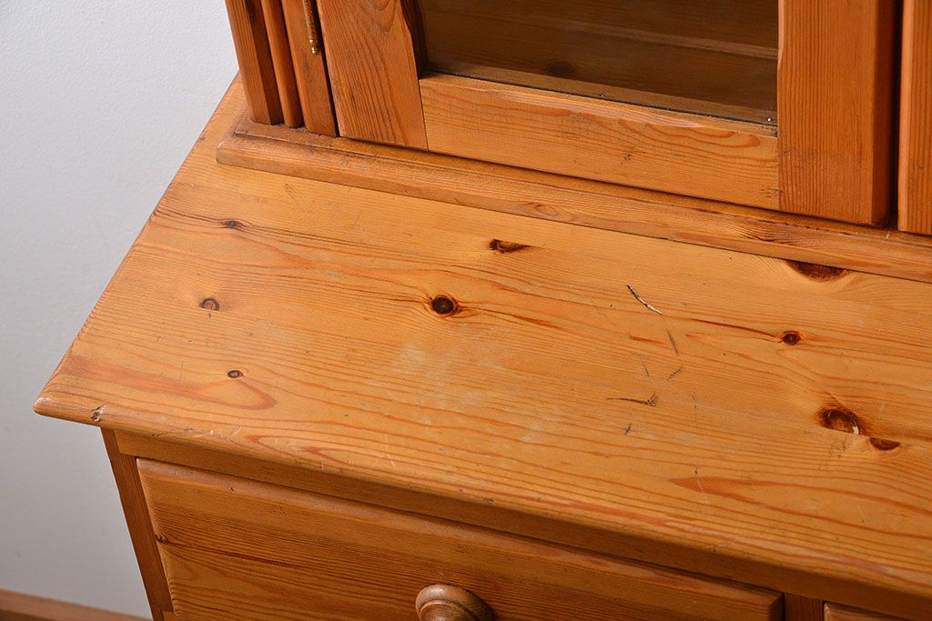 アンティーク家具　イギリス製　パイン材のカップボード