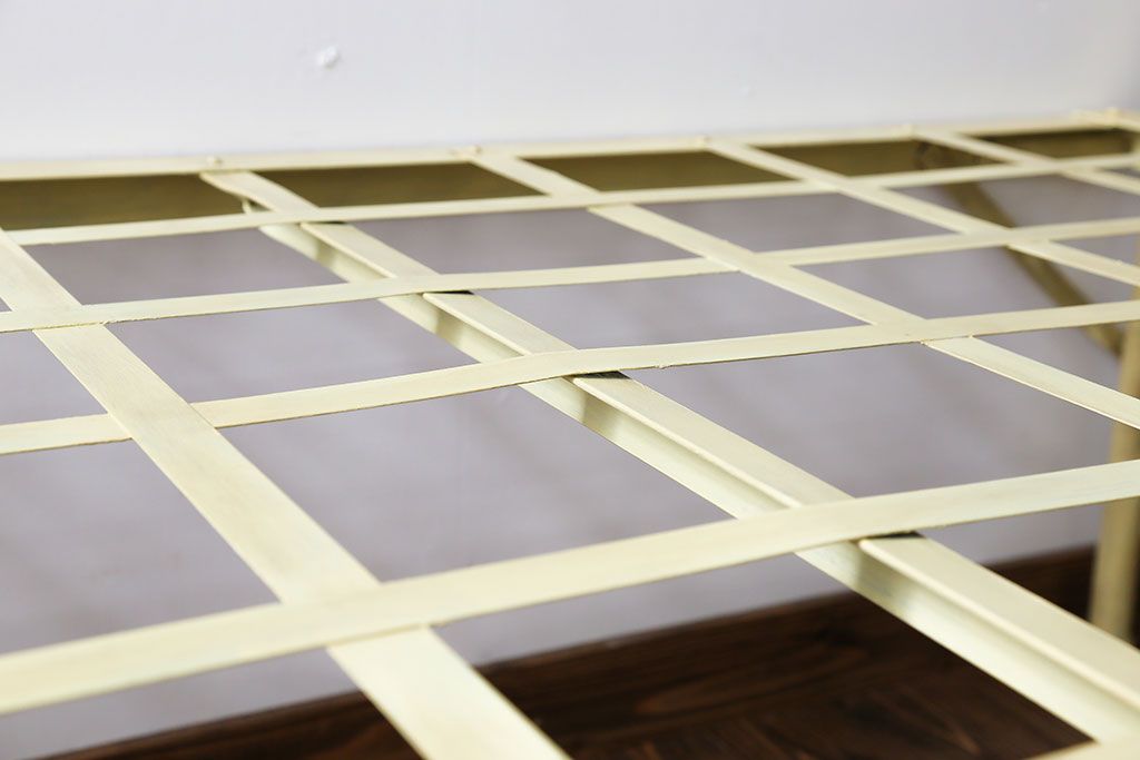 アンティーク家具　アンティーク　折り畳み式アイアンフレームベッド(1)