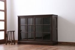 アンティーク家具　おしゃれな横型ガラス戸棚
