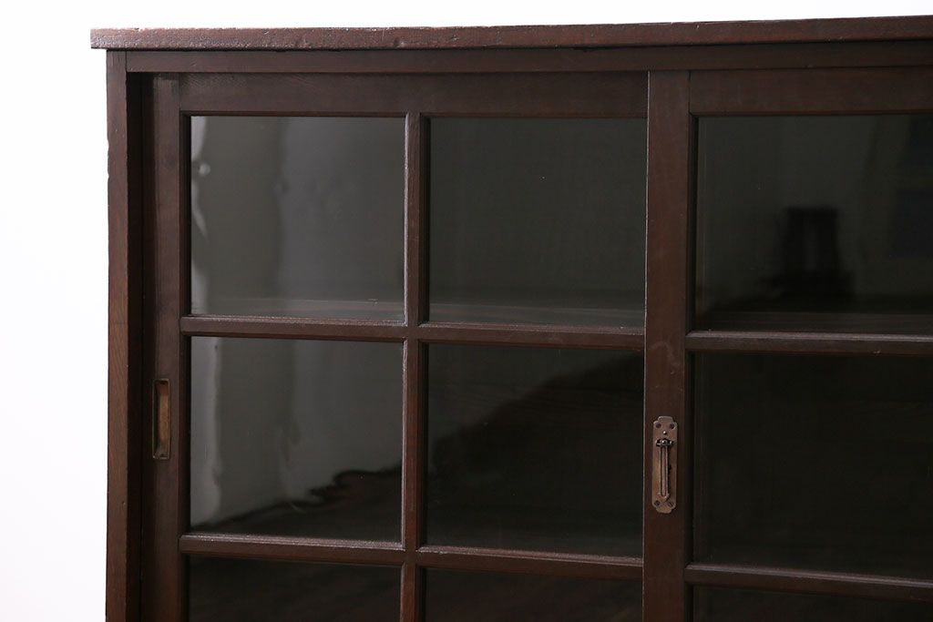 アンティーク家具　おしゃれな横型ガラス戸棚