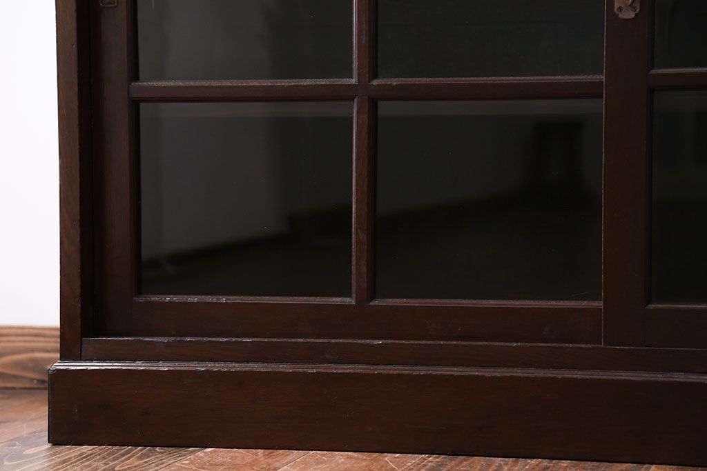 アンティーク家具　おしゃれな横型ガラス戸棚