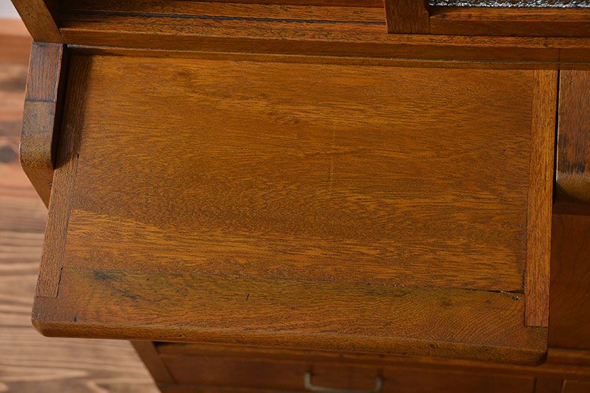 レトロ家具　昭和レトロ　脚付き食器棚