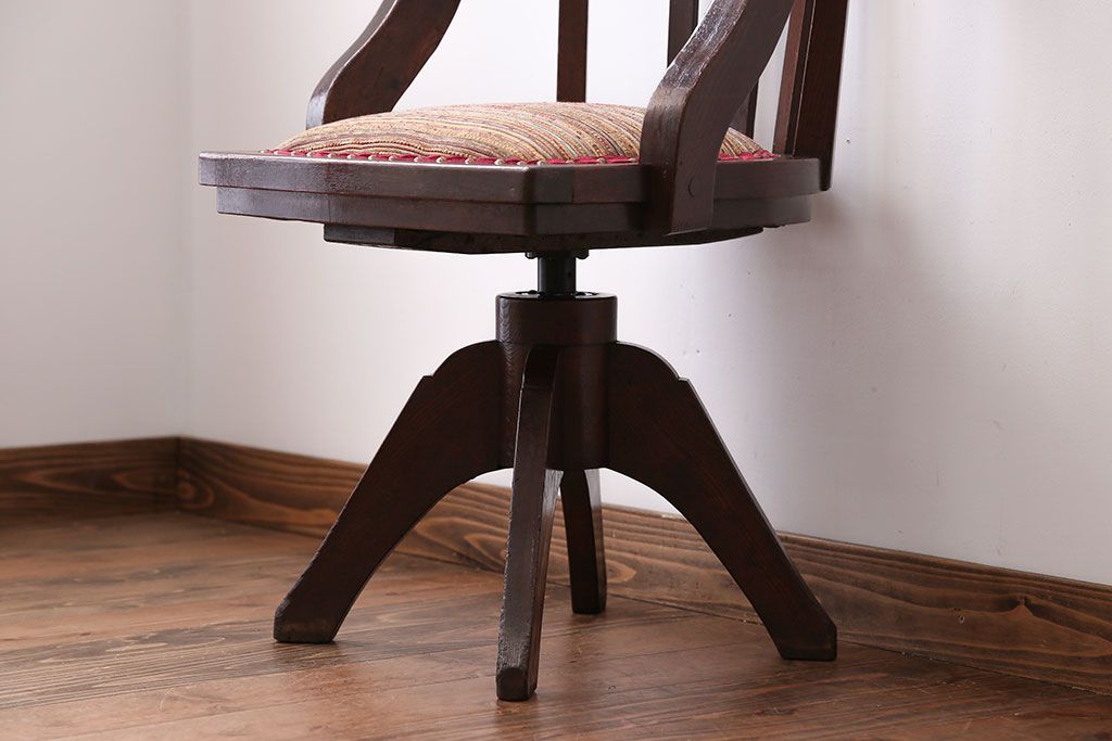 アンティーク家具　大正ロマン　ナラ材の回転椅子