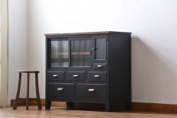 レトロ家具　昭和レトロ　モールガラス入り!脚付きペイント収納棚