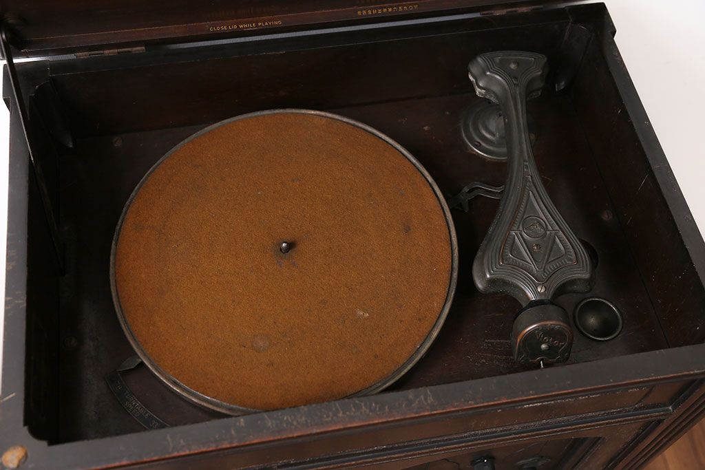 ジャンク品　レコードプレーヤー(蓄音機)　ビクターJRE-31