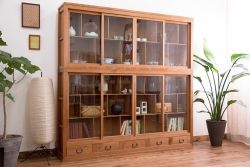 アンティーク家具　収納力抜群!4枚引き戸のナチュラルな薄型収納棚