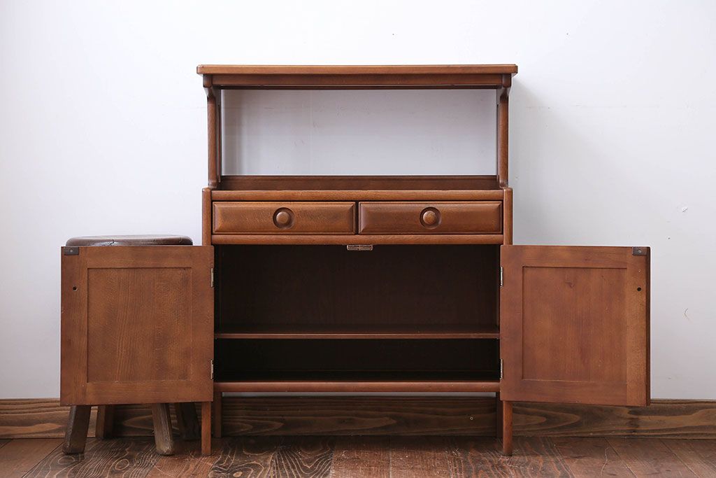 中古　カリモク　お洒落なサイドボード
