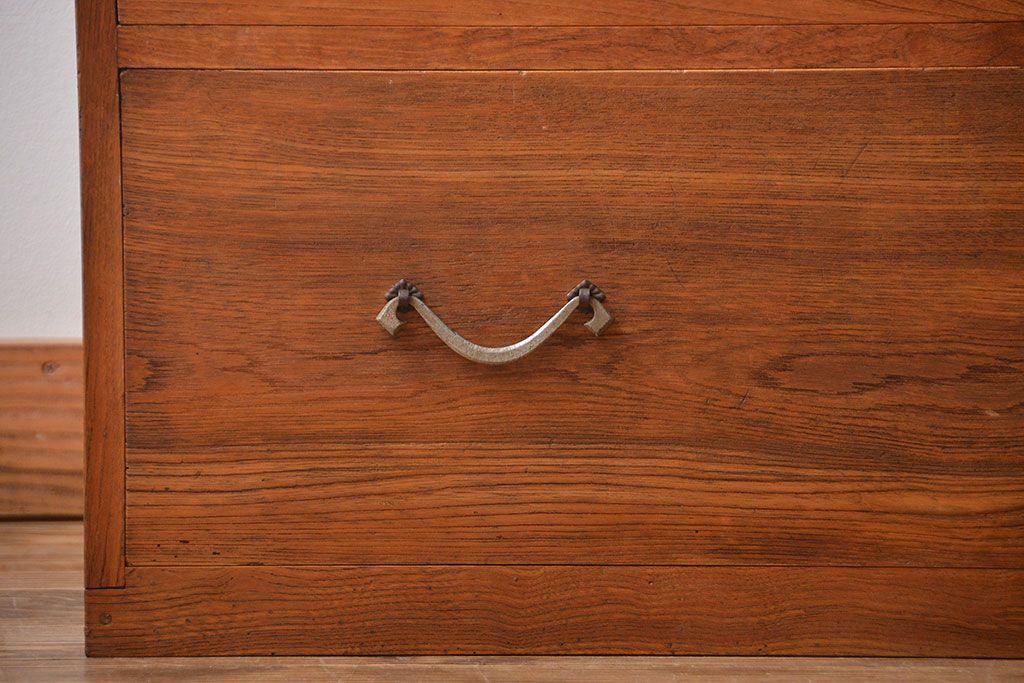アンティーク家具　前面欅材のシンプルな時代箪笥ローボード(2)