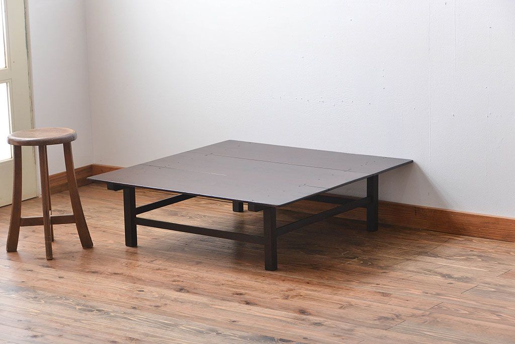コーヒーテーブルならこの家具も。おすすめアンティーク家具をご紹介