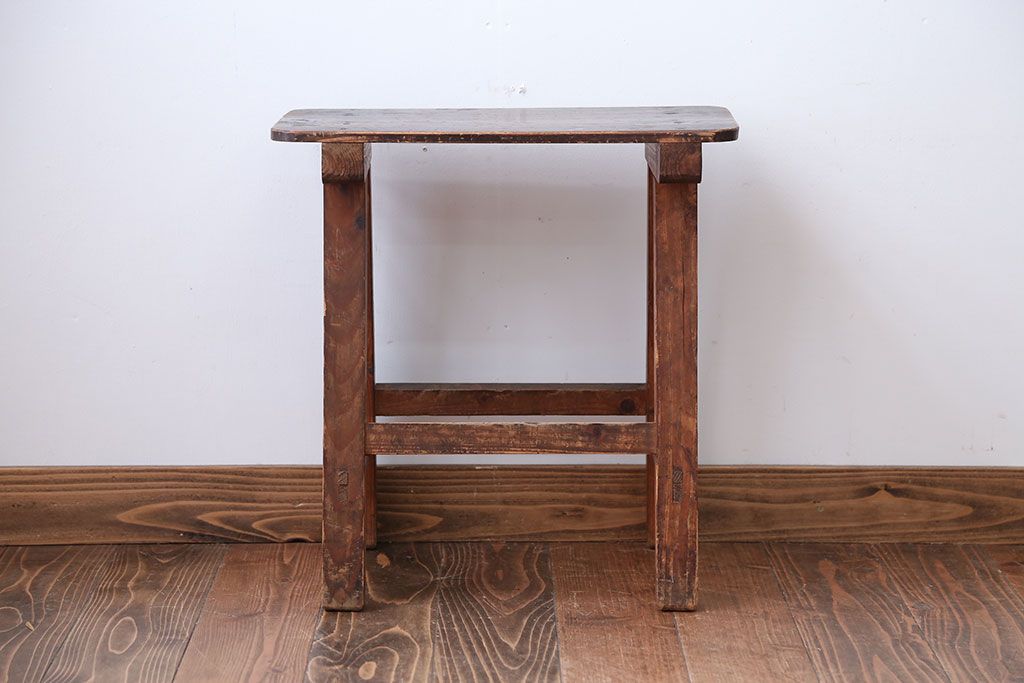 アンティーク家具　アンティーク　古い木のスツール(踏み台)