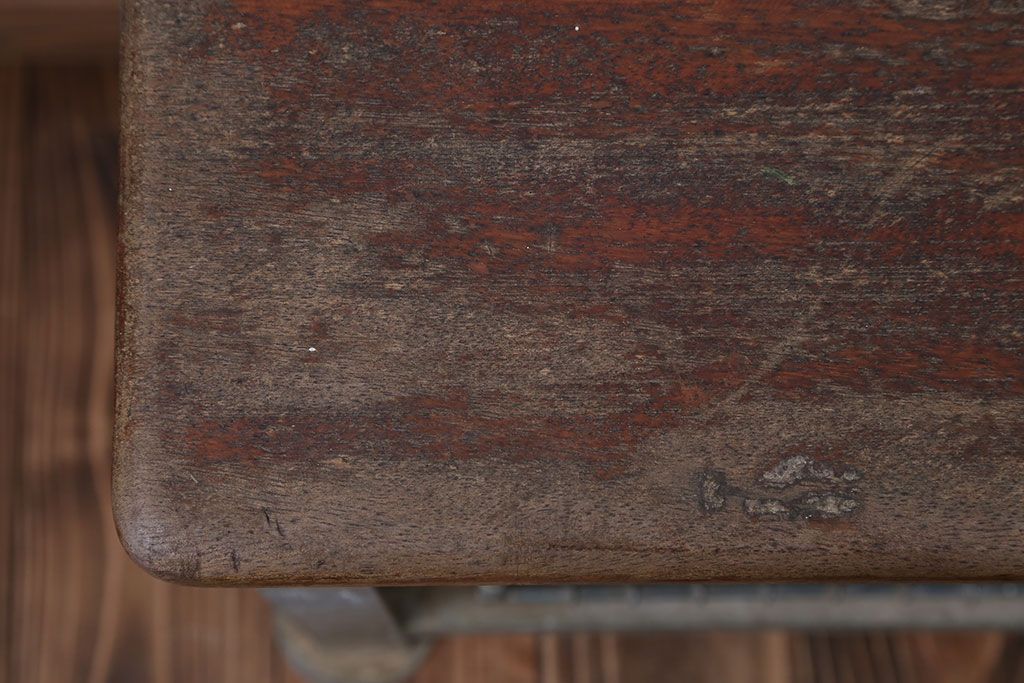 ヴィンテージ家具　イギリスビンテージ　収納籠付き!おしゃれな鉄脚ベンチ(1)
