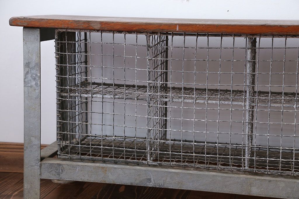 ヴィンテージ家具　イギリスビンテージ　収納籠付き!おしゃれな鉄脚ベンチ(2)