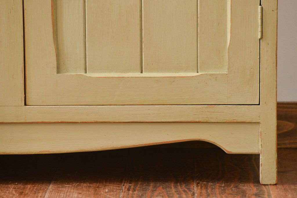 ヴィンテージ家具　イギリスビンテージ　おしゃれなペイントキッチンサイドキャビネット