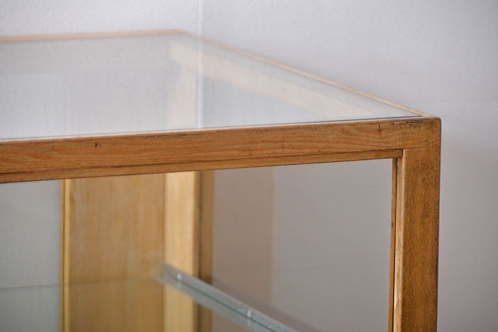 アンティーク家具　アンティーク　古いナラ材の大きな脚付きガラスケース(2)
