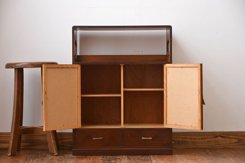 アンティーク家具 アンティーク 引き出し・飾り棚付きの和風な前面桑材 
