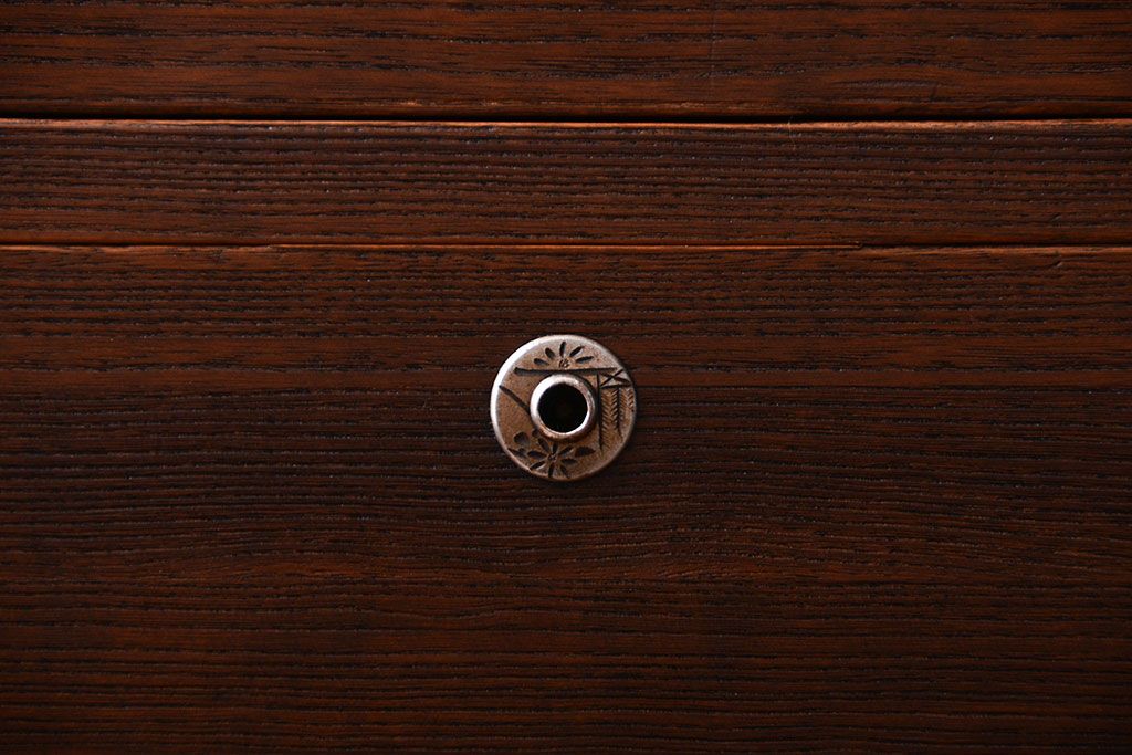 アンティーク家具　アンティーク　古い桐材の鉄脚付きローチェスト(2)