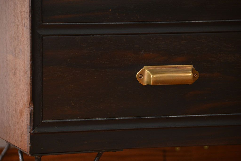 アンティーク家具　アンティーク　前面黒檀材!鉄脚付きローチェスト