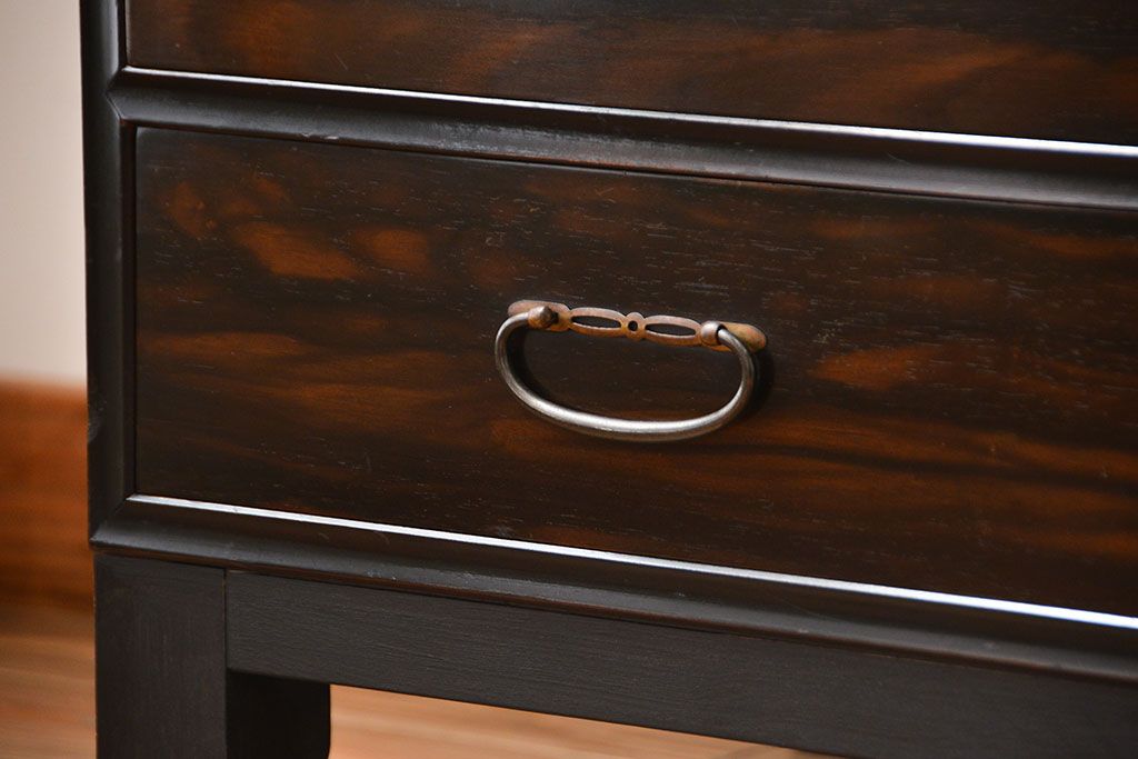 アンティーク家具　アンティーク　前面黒檀材!脚付きローチェスト