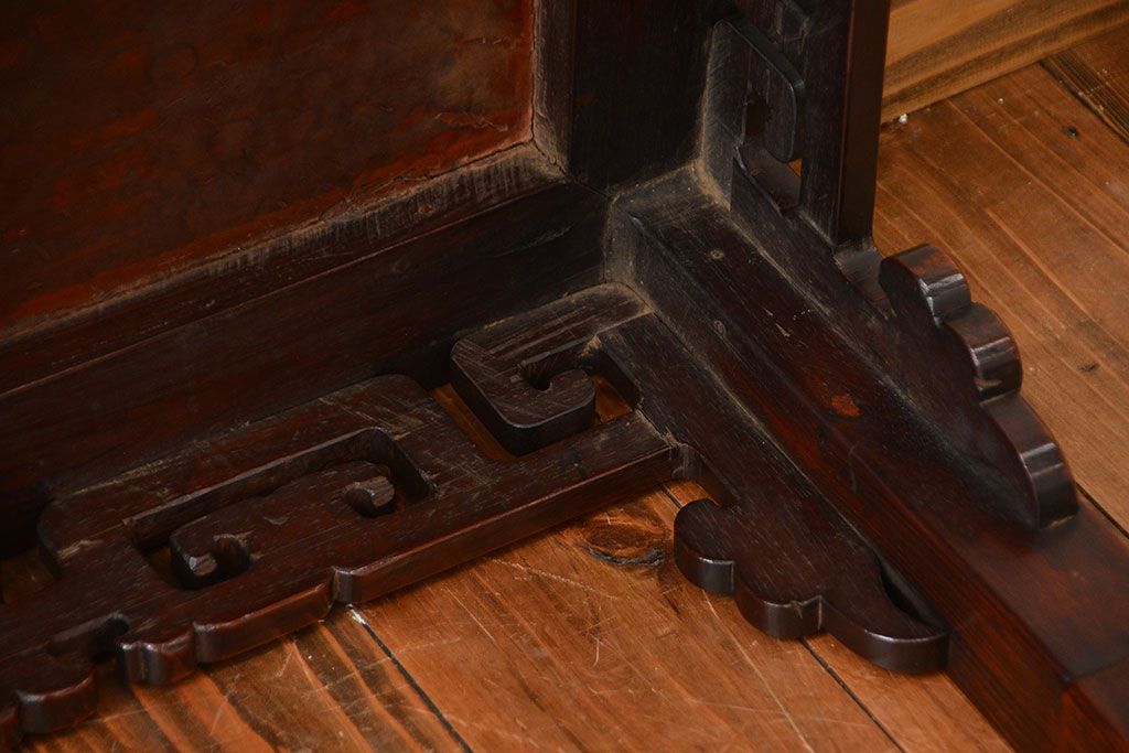 アンティーク家具　時代唐物　龍の装飾が美しい重厚な紫檀材座卓