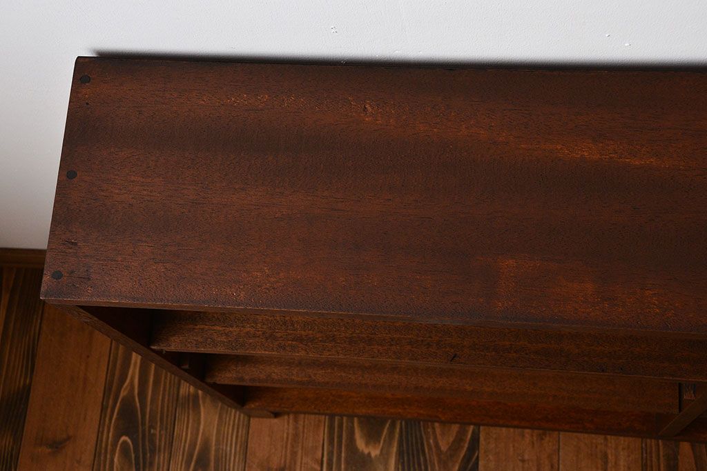 アンティーク家具　アンティーク　古い木製のシンプルな薄型本棚(1)